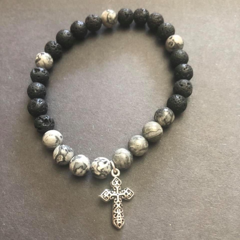 Bracelets - Picture 2 of 16